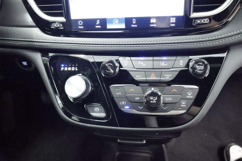 Thumbnail: 2026 Chrysler Pacifica - 25