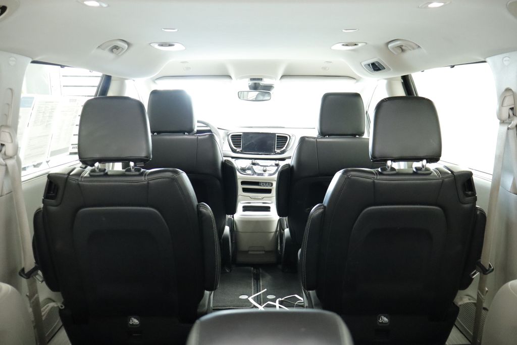Thumbnail: 2023 Chrysler Pacifica - 20