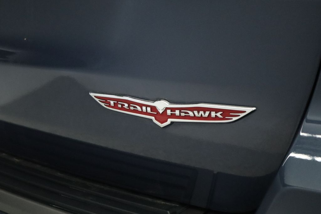 Thumbnail: 2021 Jeep Grand Cherokee - 22