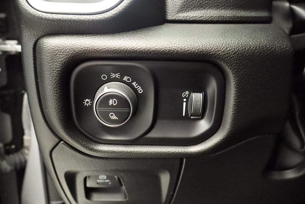 Thumbnail: 2024 RAM 1500 - 33