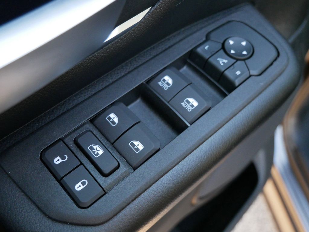 Thumbnail: 2026 RAM 1500 - 32