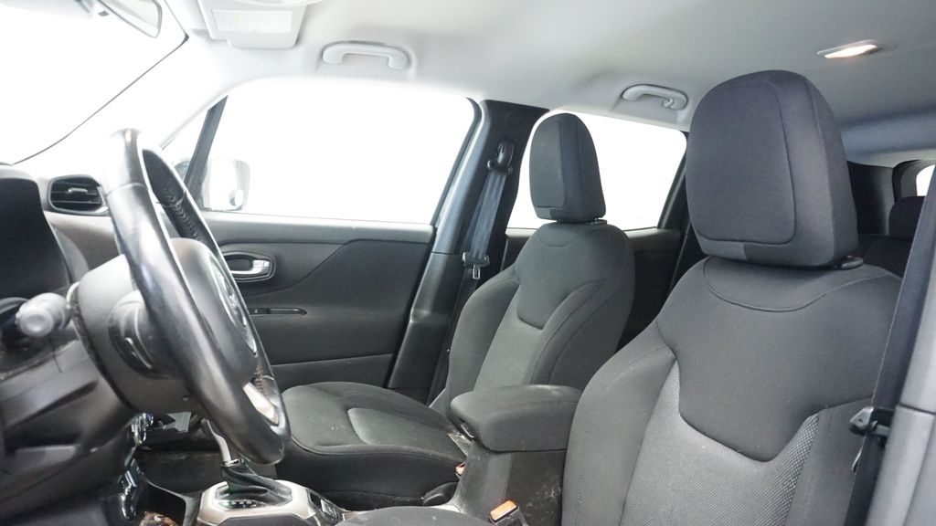 Thumbnail: 2017 Jeep Renegade - 28