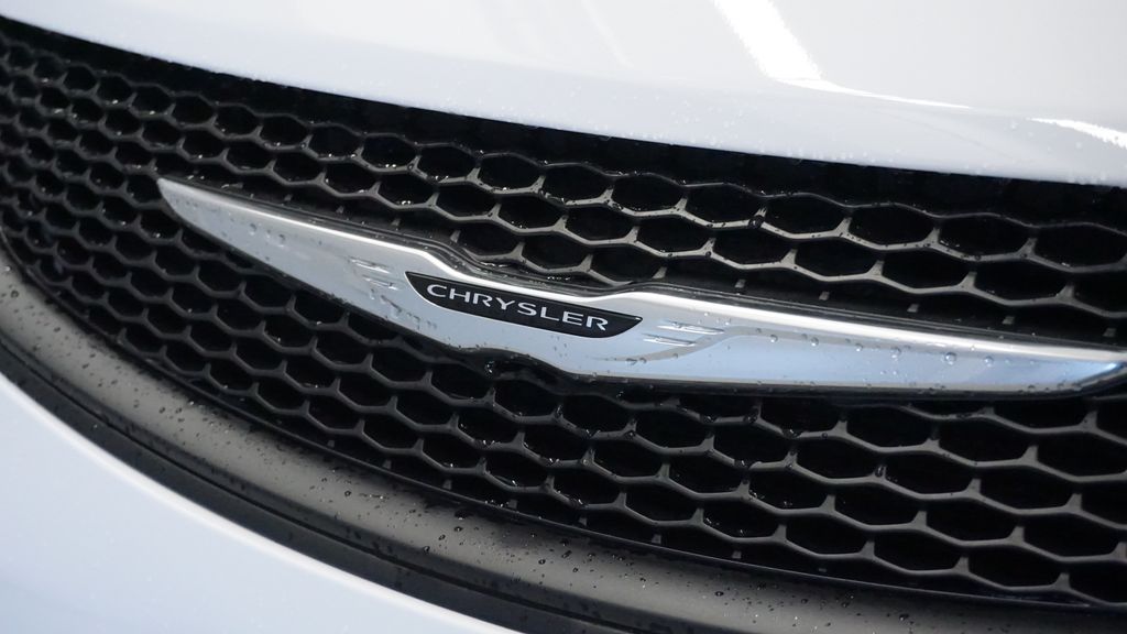 Thumbnail: 2026 Chrysler Voyager - 17