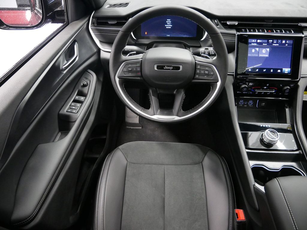 Thumbnail: 2025 Jeep Grand Cherokee - 17