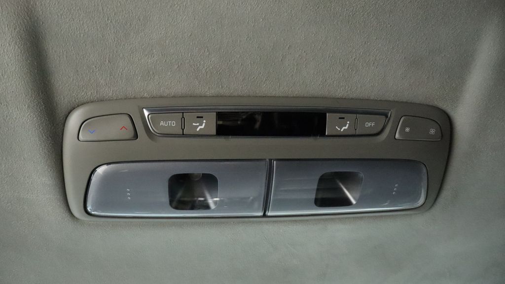 Thumbnail: 2023 Kia Telluride - 25