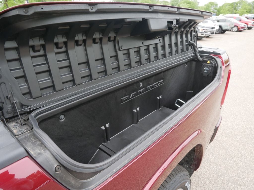 Thumbnail: 2025 RAM 1500 - 17