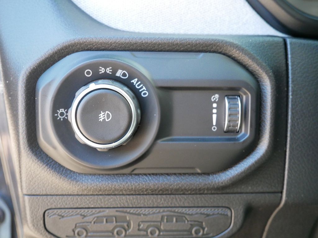 Thumbnail: 2025 Jeep Wrangler - 37