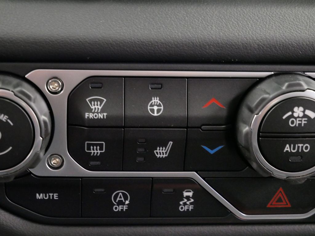 Thumbnail: 2025 Jeep Wrangler - 38