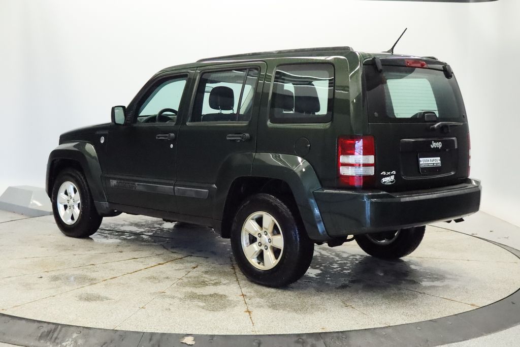 Thumbnail: 2012 Jeep Liberty - 3