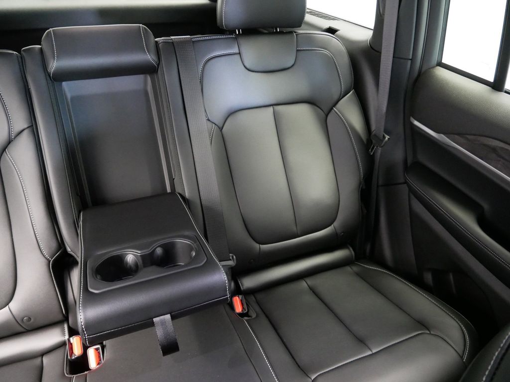 Thumbnail: 2025 Jeep Grand Cherokee - 39