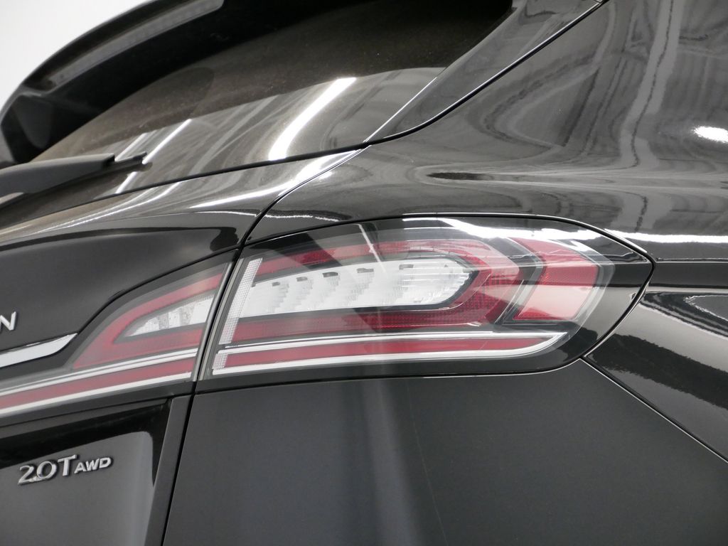 Thumbnail: 2019 Lincoln Nautilus - 18
