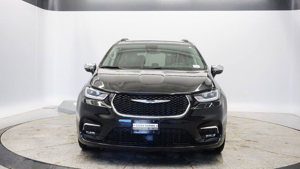 Thumbnail: 2023 Chrysler Pacifica - 8