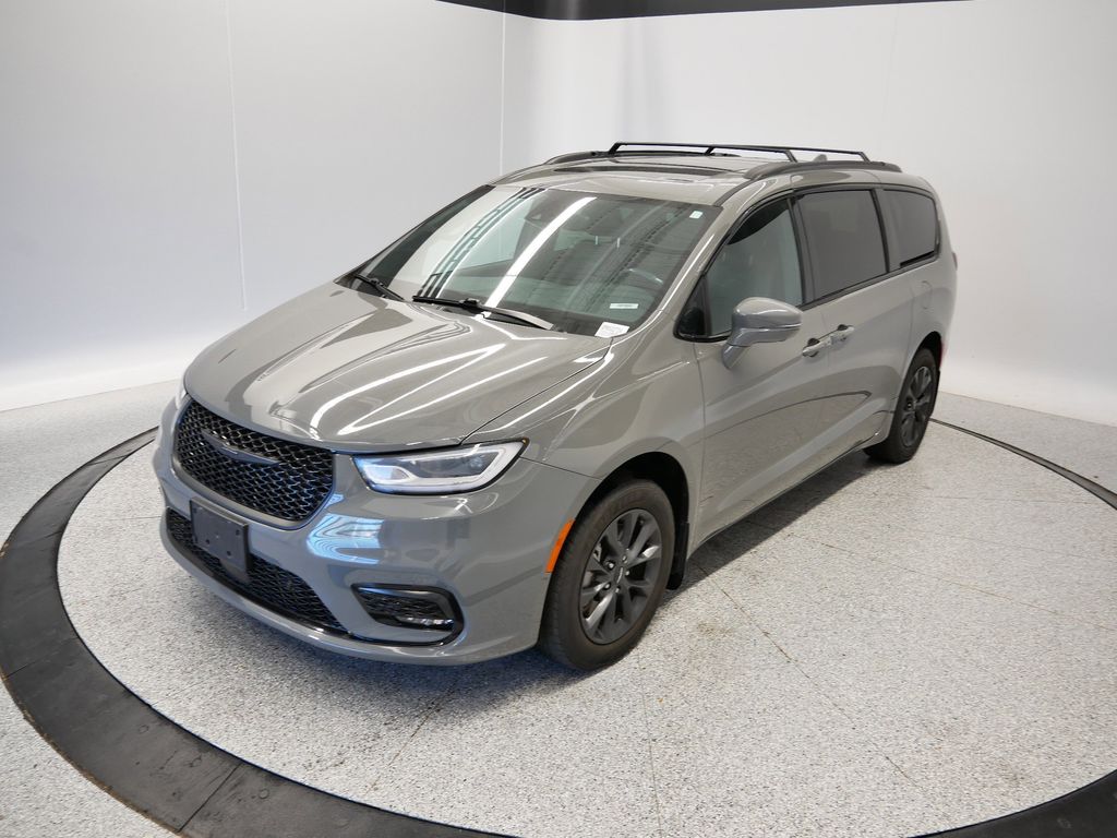 Thumbnail: 2021 Chrysler Pacifica - 14