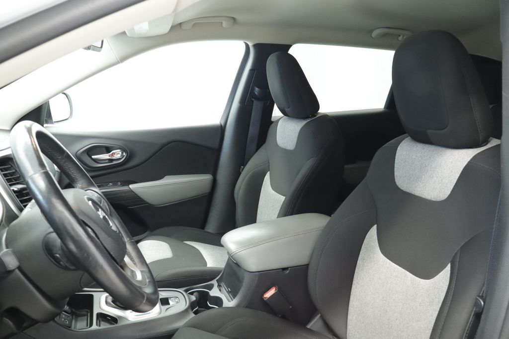 Thumbnail: 2014 Jeep Cherokee - 26