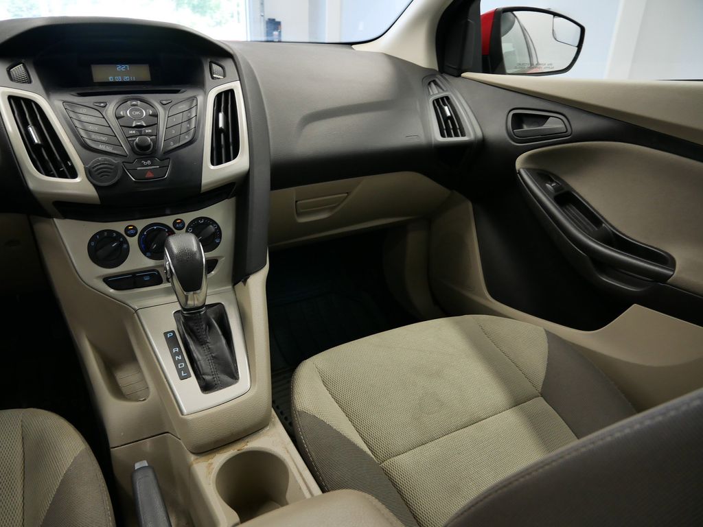 Thumbnail: 2012 Ford Focus - 25