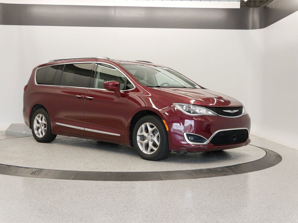 Thumbnail: 2019 Chrysler Pacifica - 10