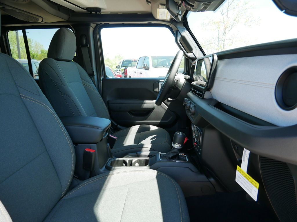 Thumbnail: 2025 Jeep Wrangler - 23