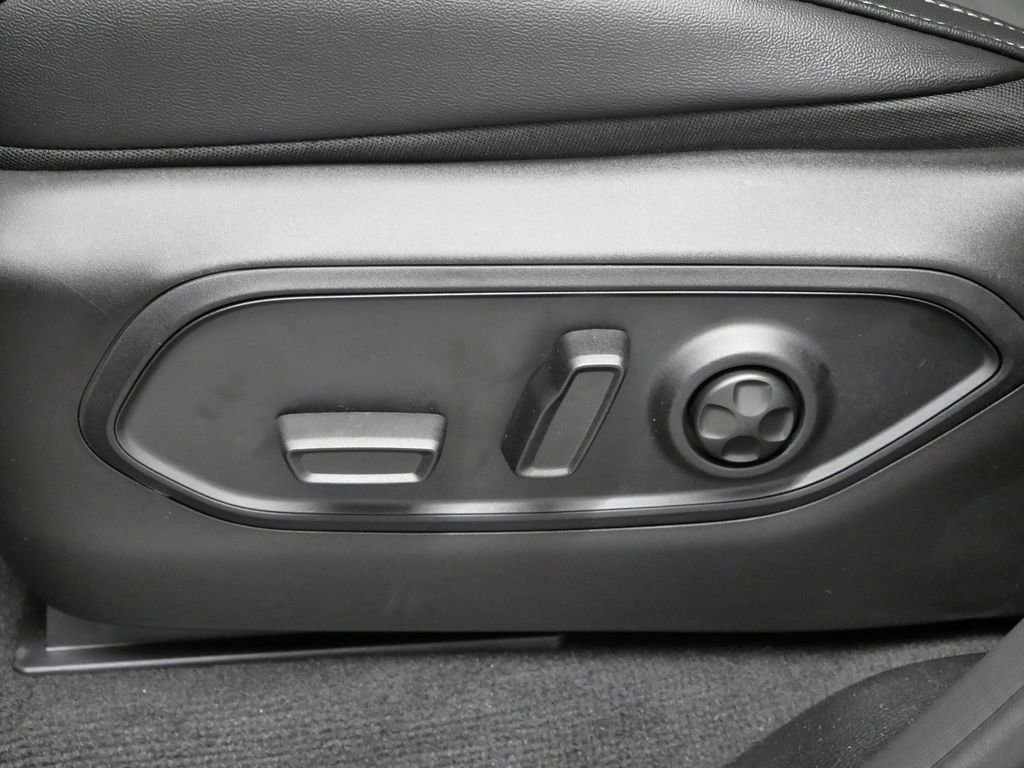 Thumbnail: 2025 Jeep Grand Cherokee - 22