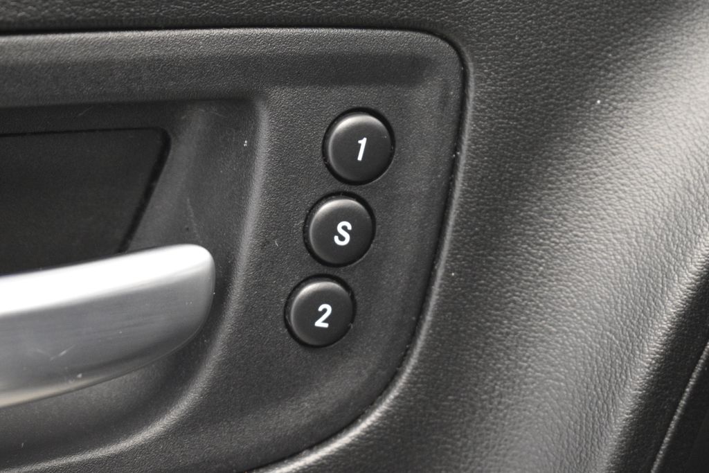 Thumbnail: 2022 Dodge Charger - 32