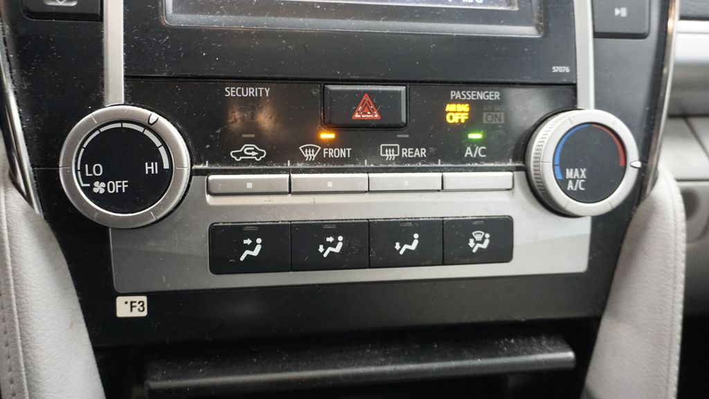 Thumbnail: 2013 Toyota Camry - 38