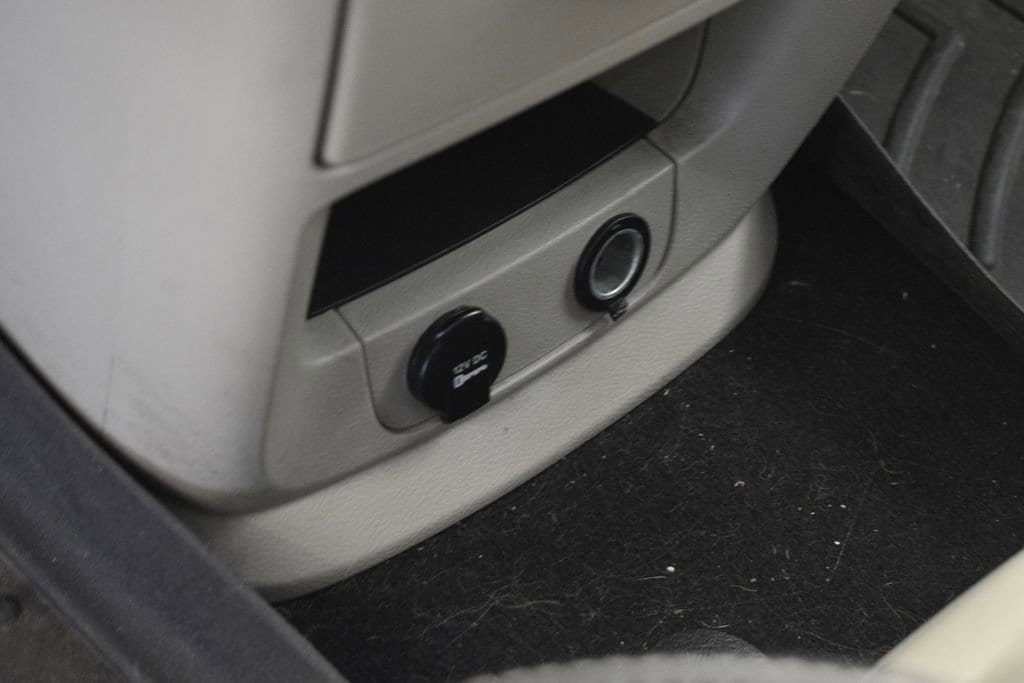 Thumbnail: 2014 Chrysler Town & Country - 50