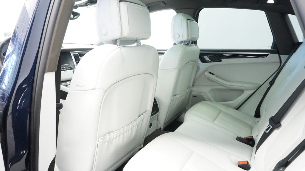 Thumbnail: 2017 Porsche Macan - 19