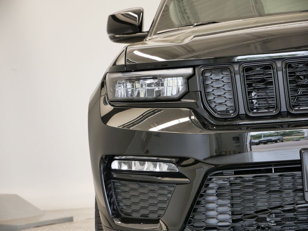 Thumbnail: 2025 Jeep Grand Cherokee - 49