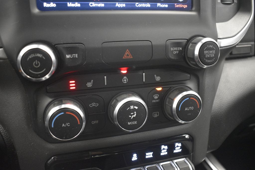 Thumbnail: 2020 RAM 1500 - 32