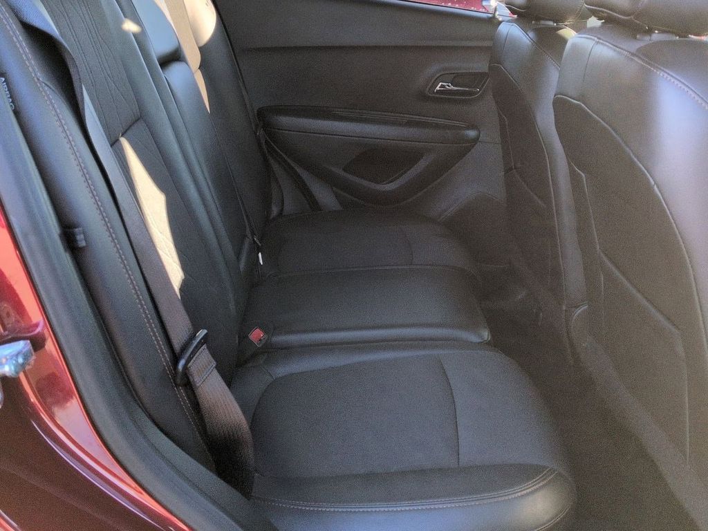 Thumbnail: 2022 Chevrolet Trax - 23