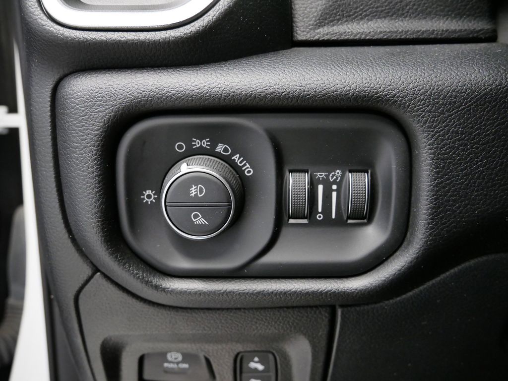 Thumbnail: 2022 RAM 1500 - 22