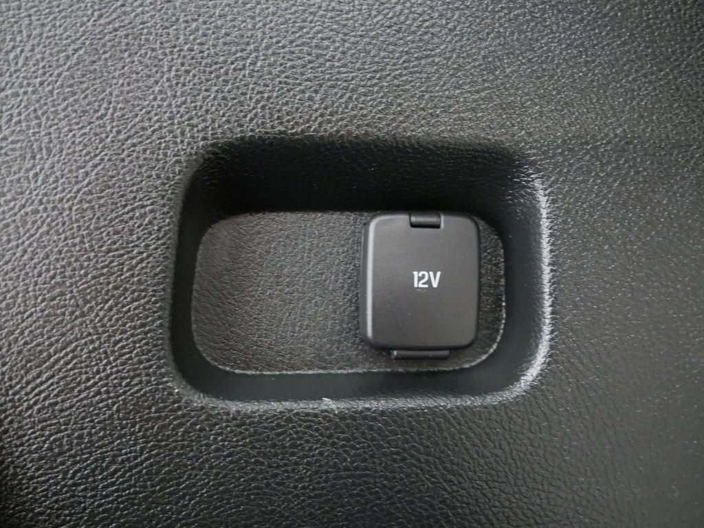 Thumbnail: 2022 Ford Edge - 17