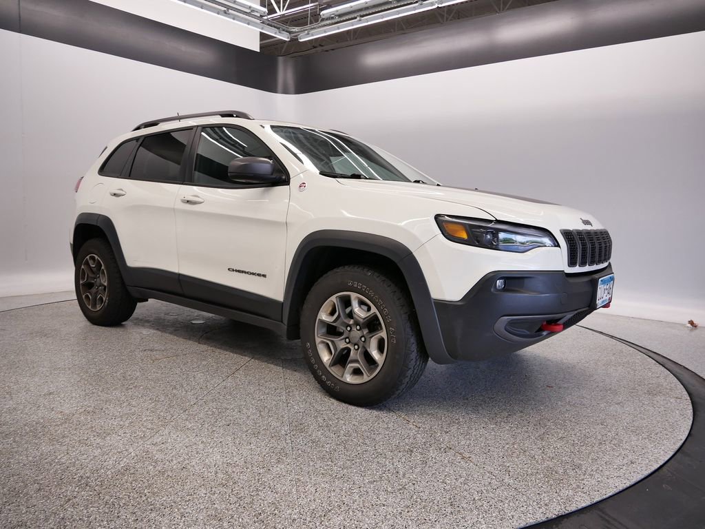 Thumbnail: 2019 Jeep Cherokee - 14