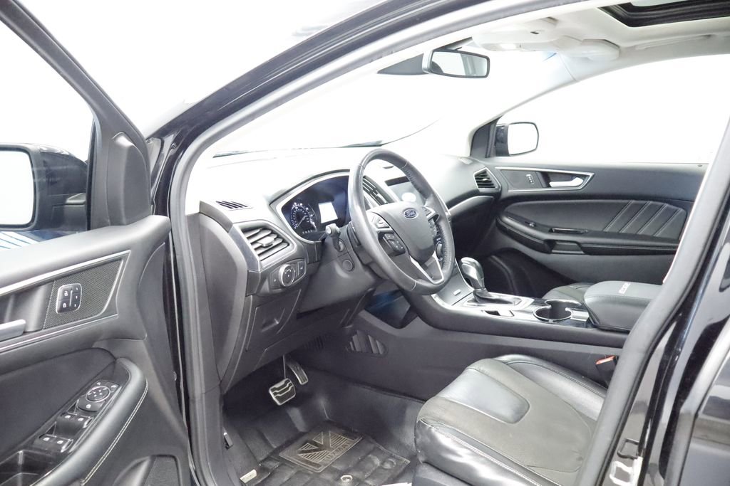 Thumbnail: 2016 Ford Edge - 26