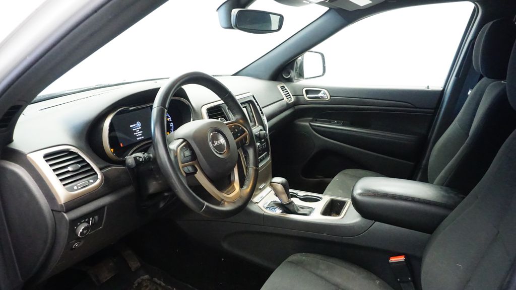 Thumbnail: 2017 Jeep Grand Cherokee - 21