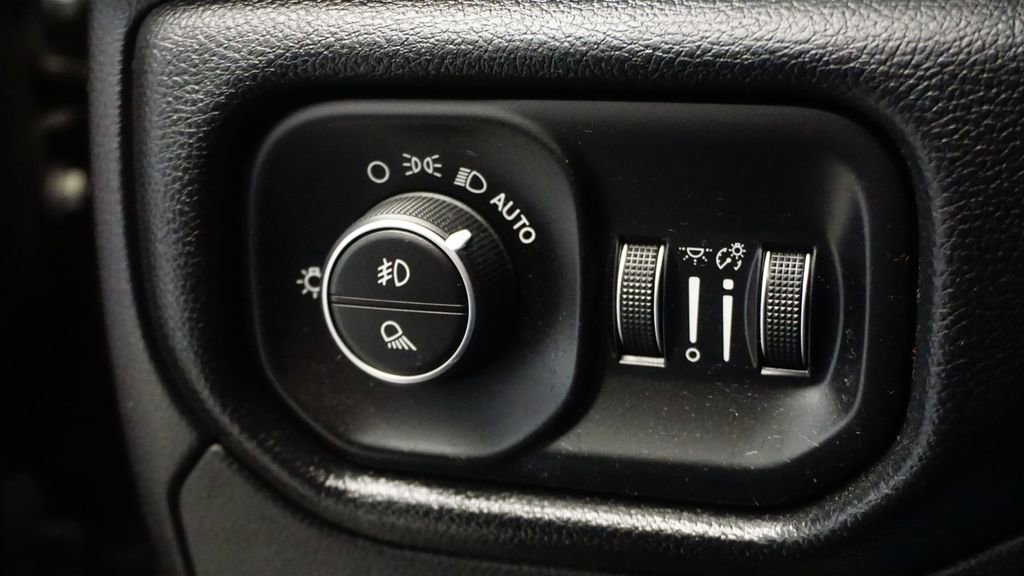 Thumbnail: 2019 RAM 1500 - 28