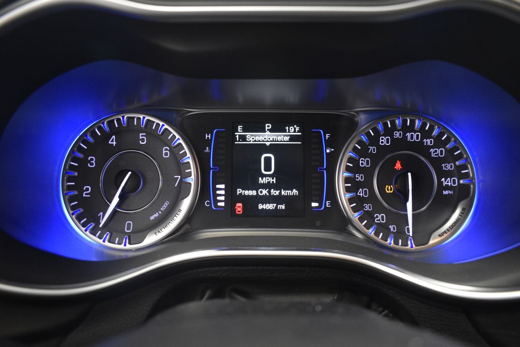 Thumbnail: 2015 Chrysler 200 - 23