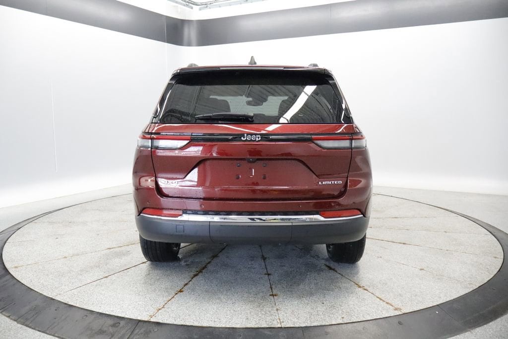 Thumbnail: 2022 Jeep Grand Cherokee - 4
