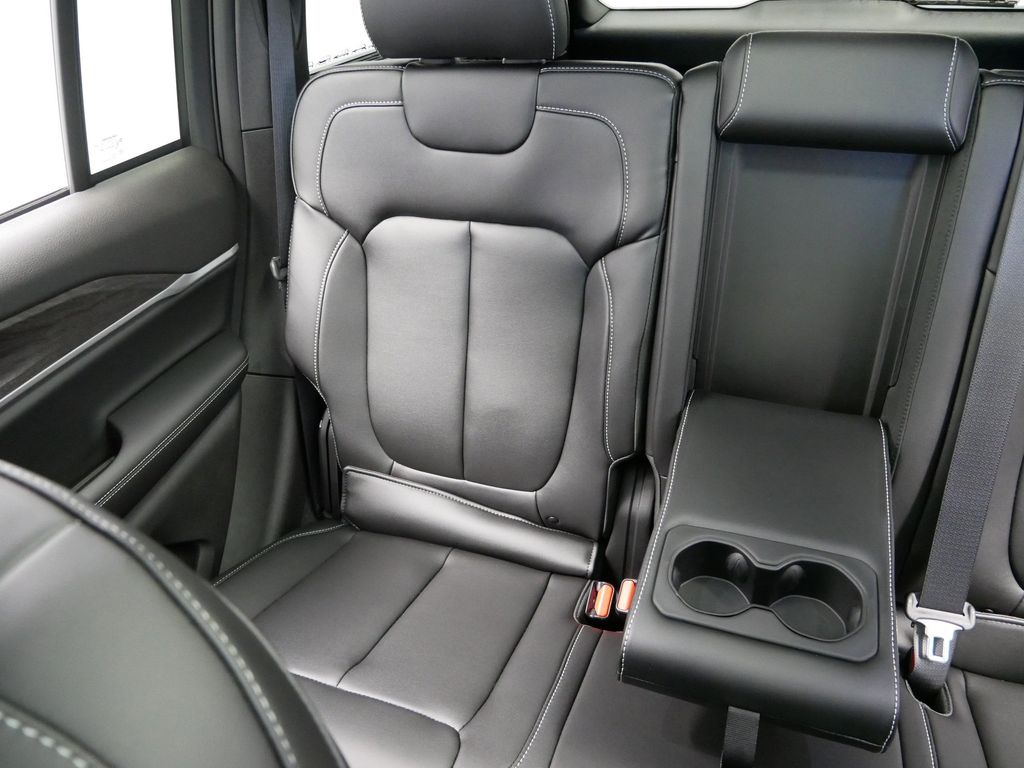 Thumbnail: 2025 Jeep Grand Cherokee - 23