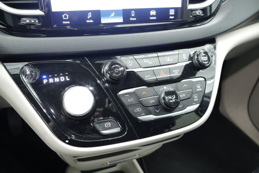 Thumbnail: 2023 Chrysler Pacifica - 27