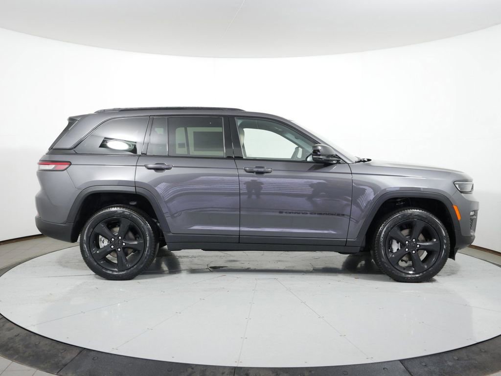 Thumbnail: 2025 Jeep Grand Cherokee - 8