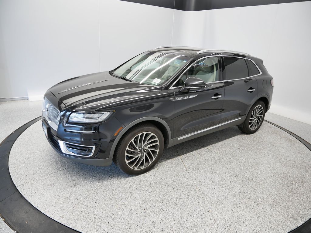 Thumbnail: 2019 Lincoln Nautilus - 13