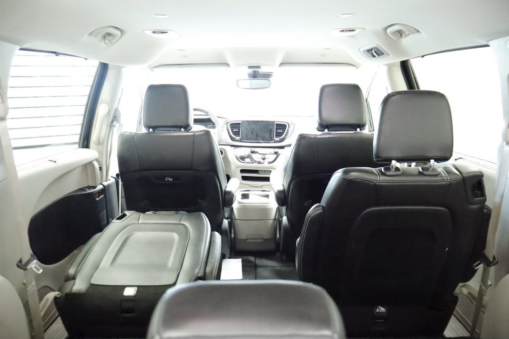 Thumbnail: 2023 Chrysler Pacifica - 24