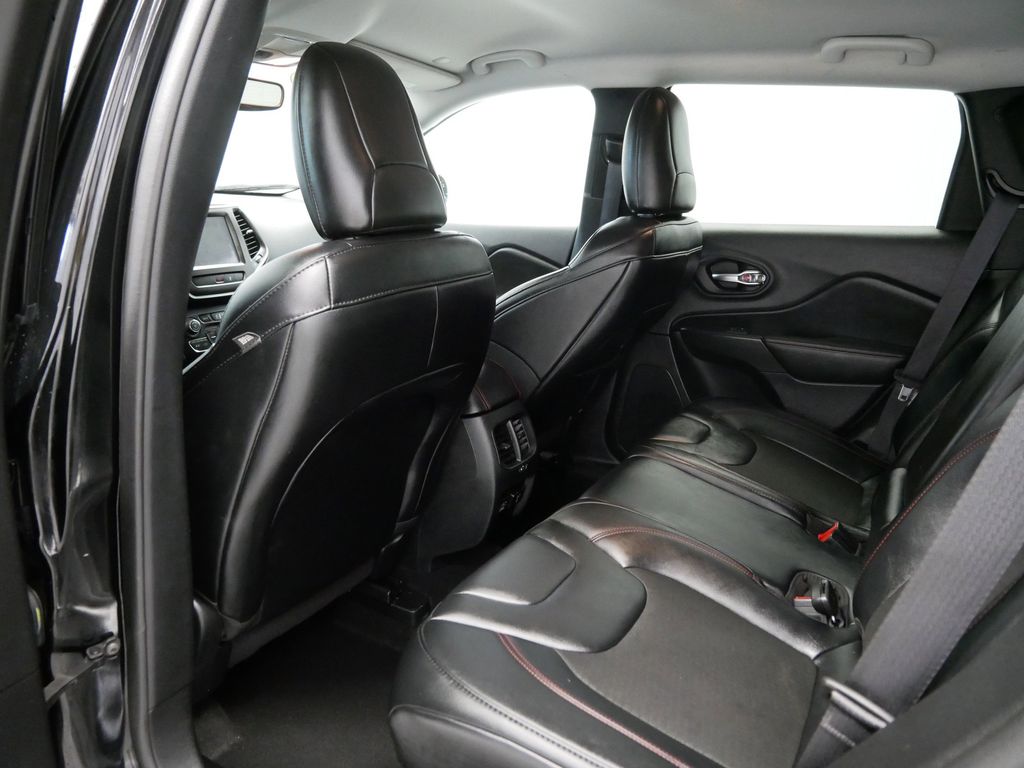 Thumbnail: 2022 Jeep Cherokee - 4