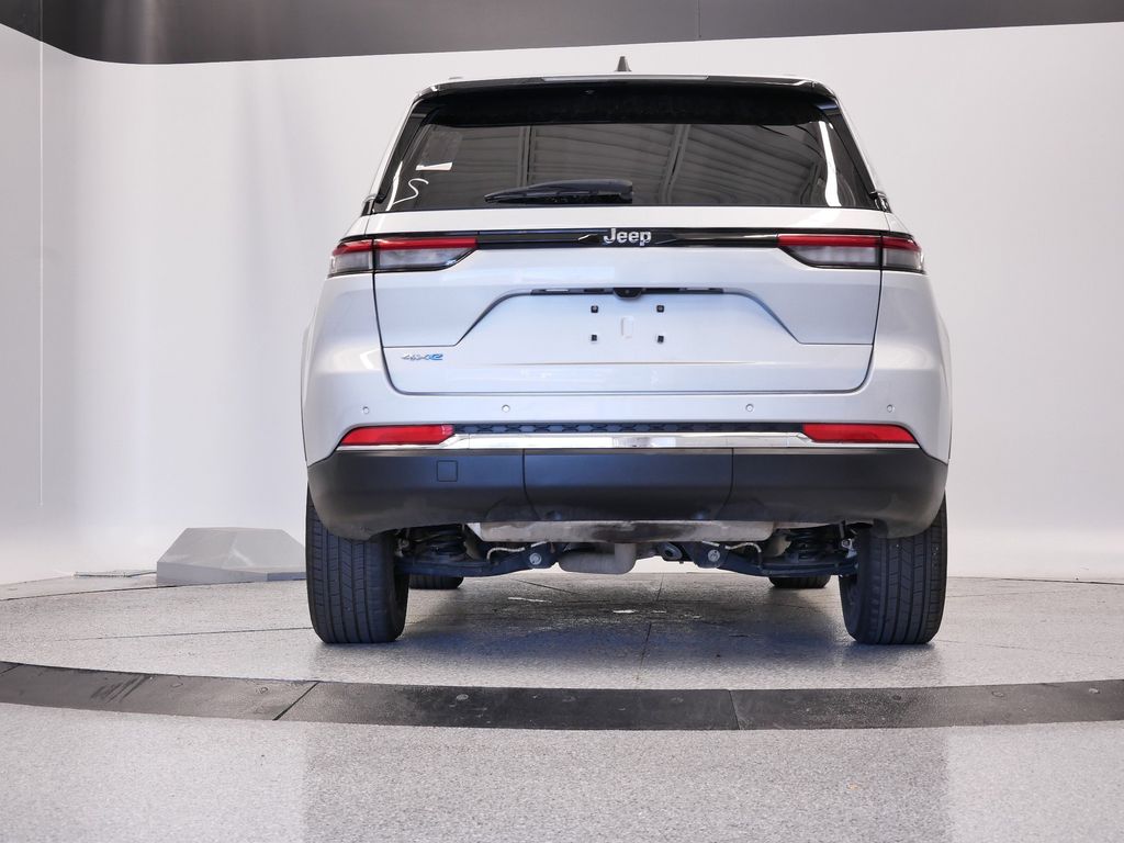 Thumbnail: 2022 Jeep Grand Cherokee - 4