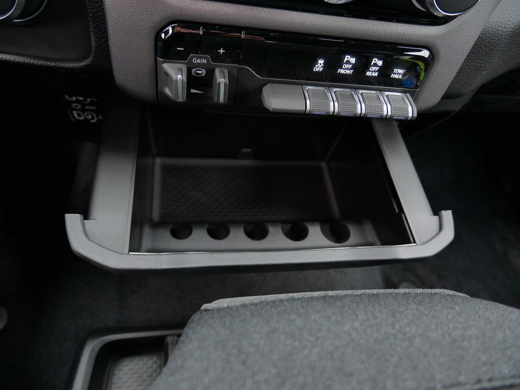 Thumbnail: 2026 RAM 1500 - 38