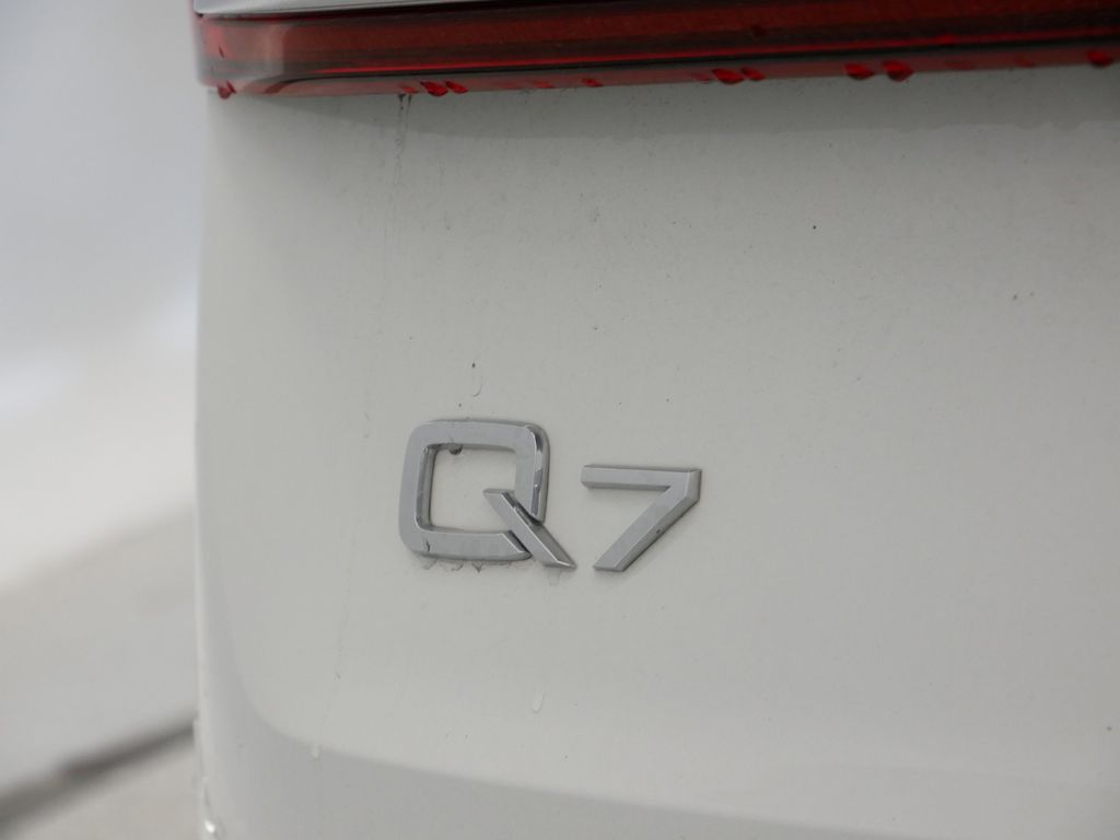 Thumbnail: 2020 Audi Q7 - 21