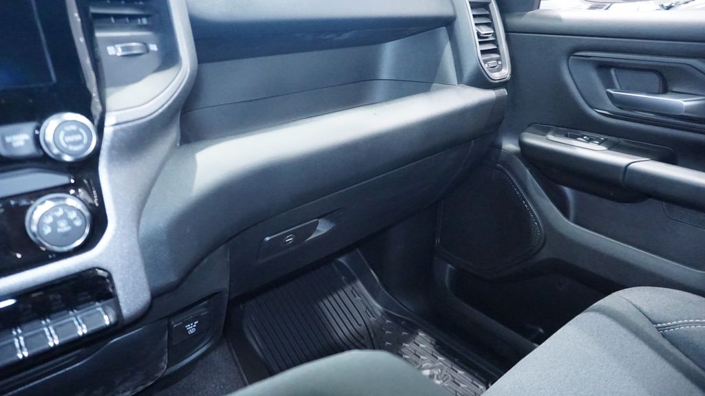 Thumbnail: 2026 RAM 1500 - 35