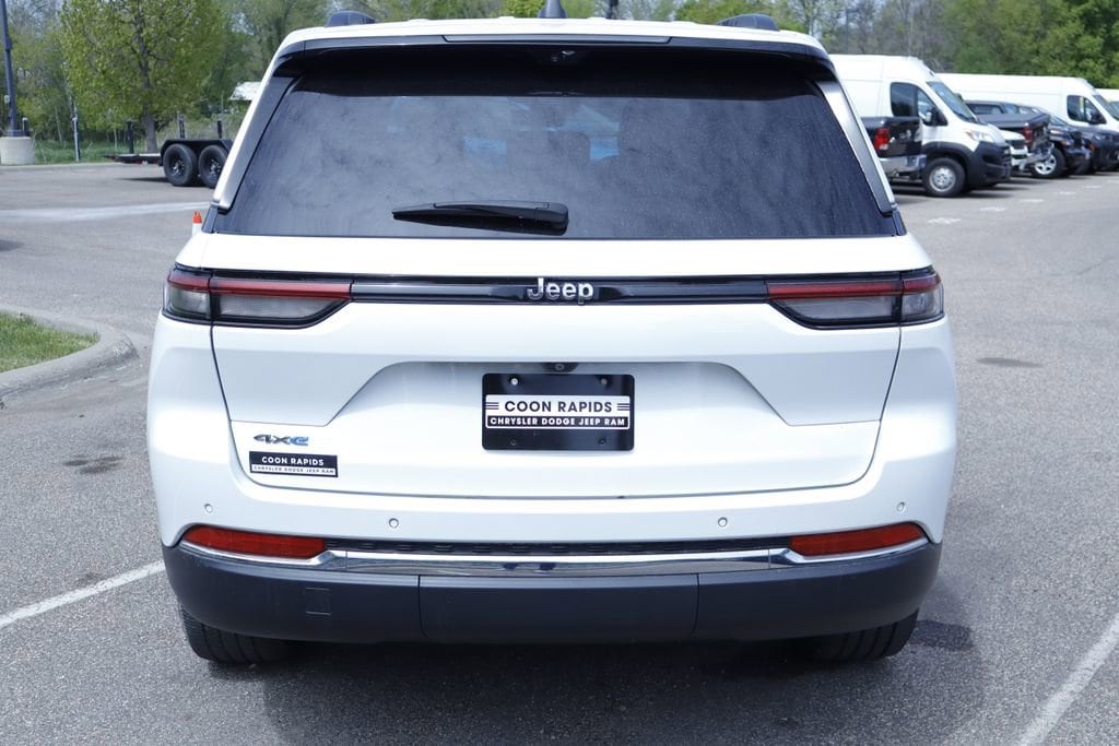 Thumbnail: 2023 Jeep Grand Cherokee - 4