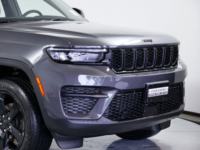 Thumbnail: 2024 Jeep Grand Cherokee - 3