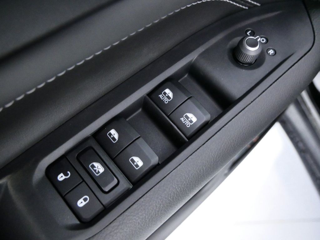 Thumbnail: 2024 Jeep Compass - 32